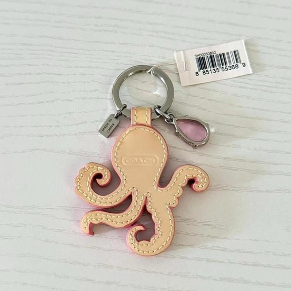 ݁·ꕤ Coach Octopus Patent Leather Keychain F92920 💗 - Picture 3 of 3